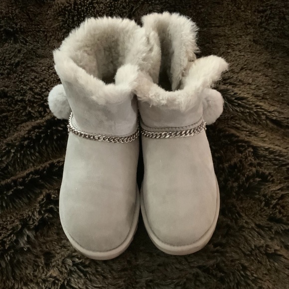 UGG Shoes - 🎉HP🎉UGG MINI CHARM ANKLE BOOKS